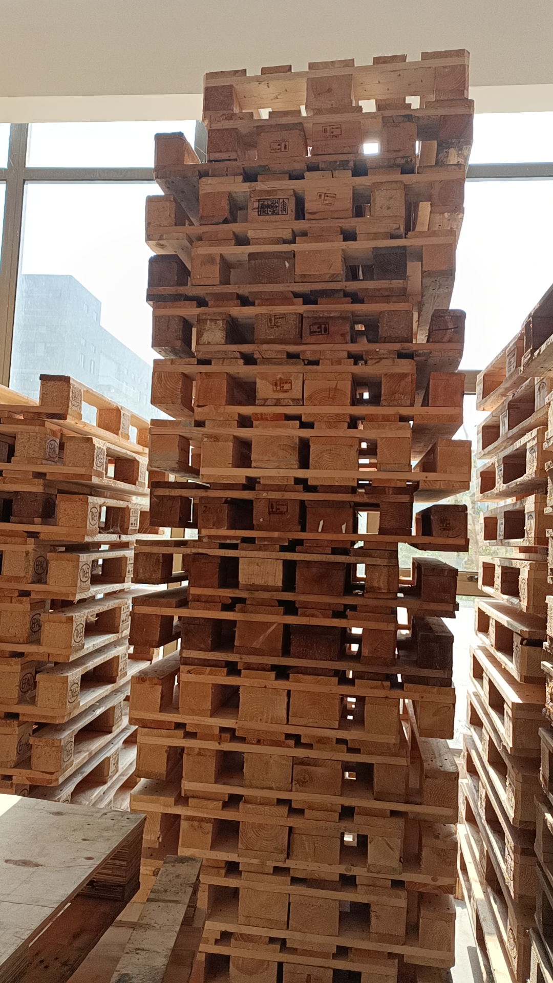 購(gòu)買二手木托盤的注意事項(xiàng)